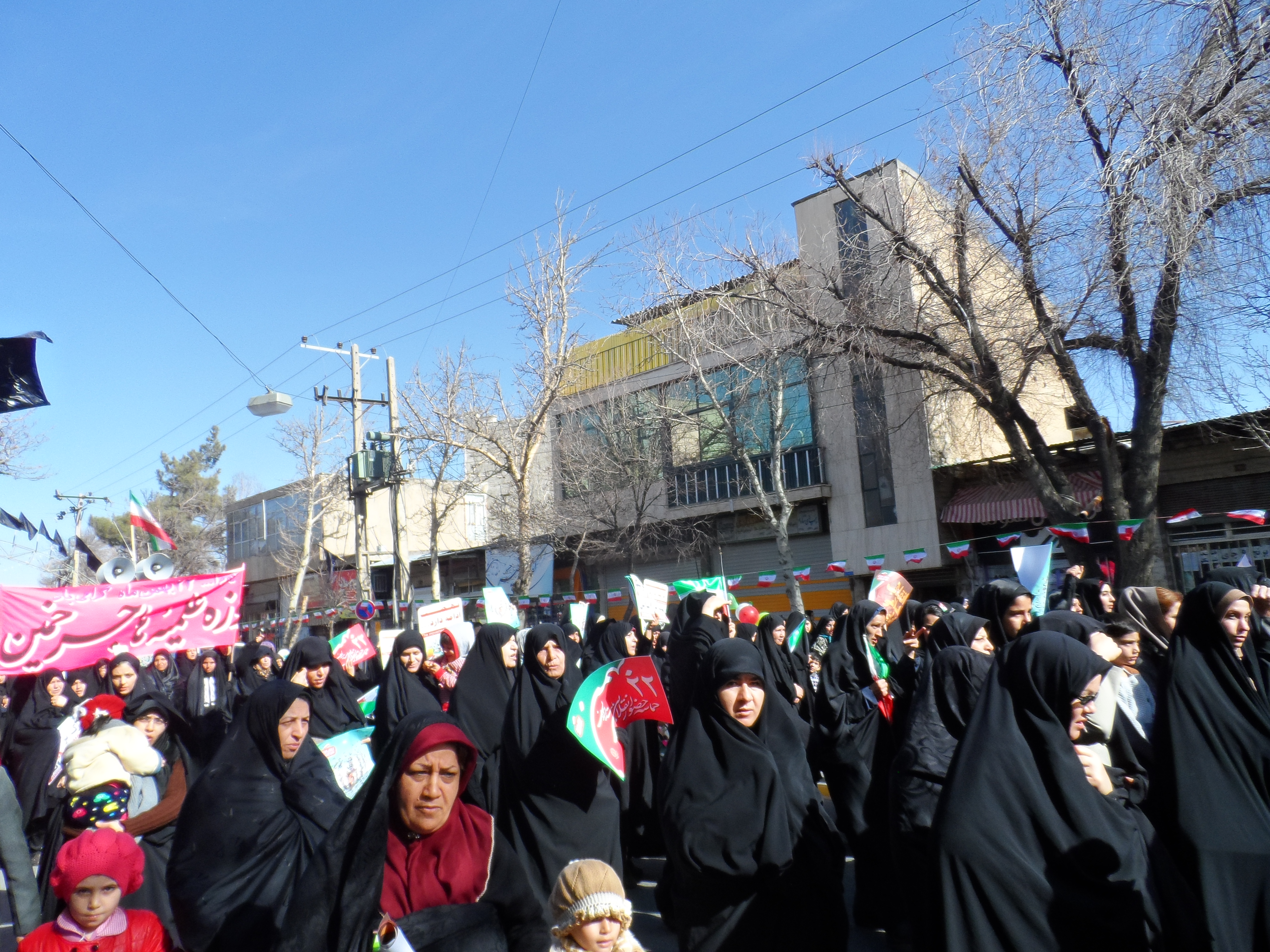 حضور پرشور وتماشایی مردم خمین در راهپیمایی 22 بهمن 96
