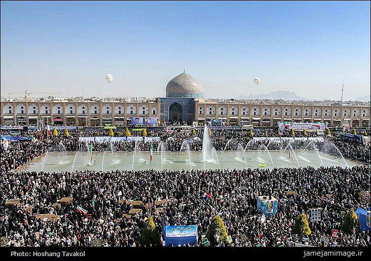 حضور مردم اصفهان در راهپیمایی 22 بهمن 