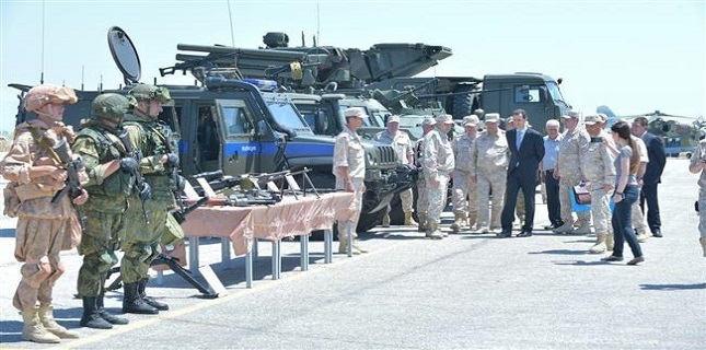 Bashar al-Assad with Russian troops in Latakia