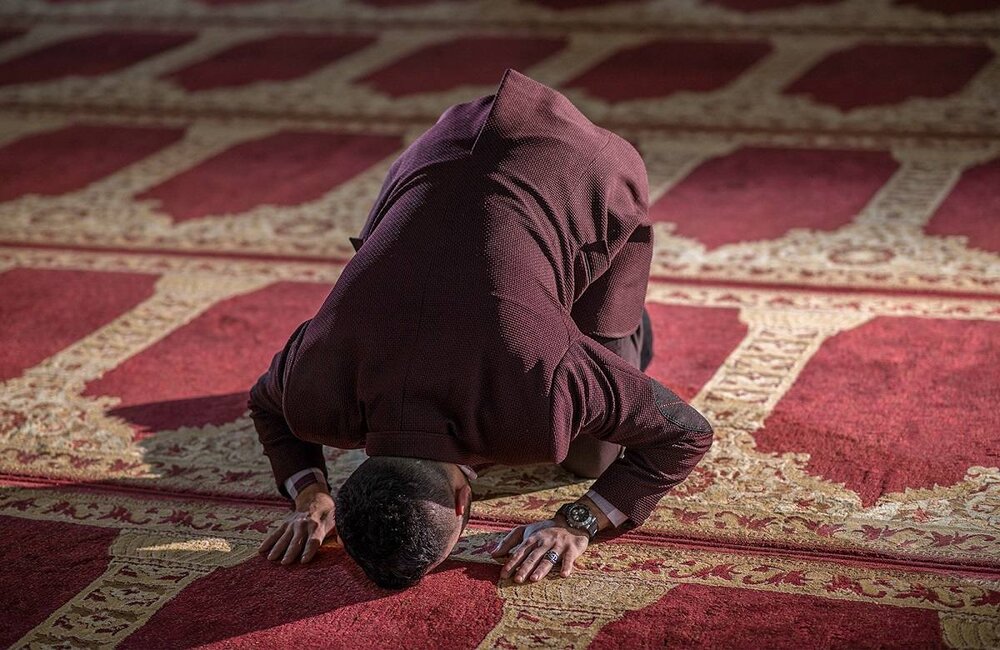 چرا نماز بخوانيم